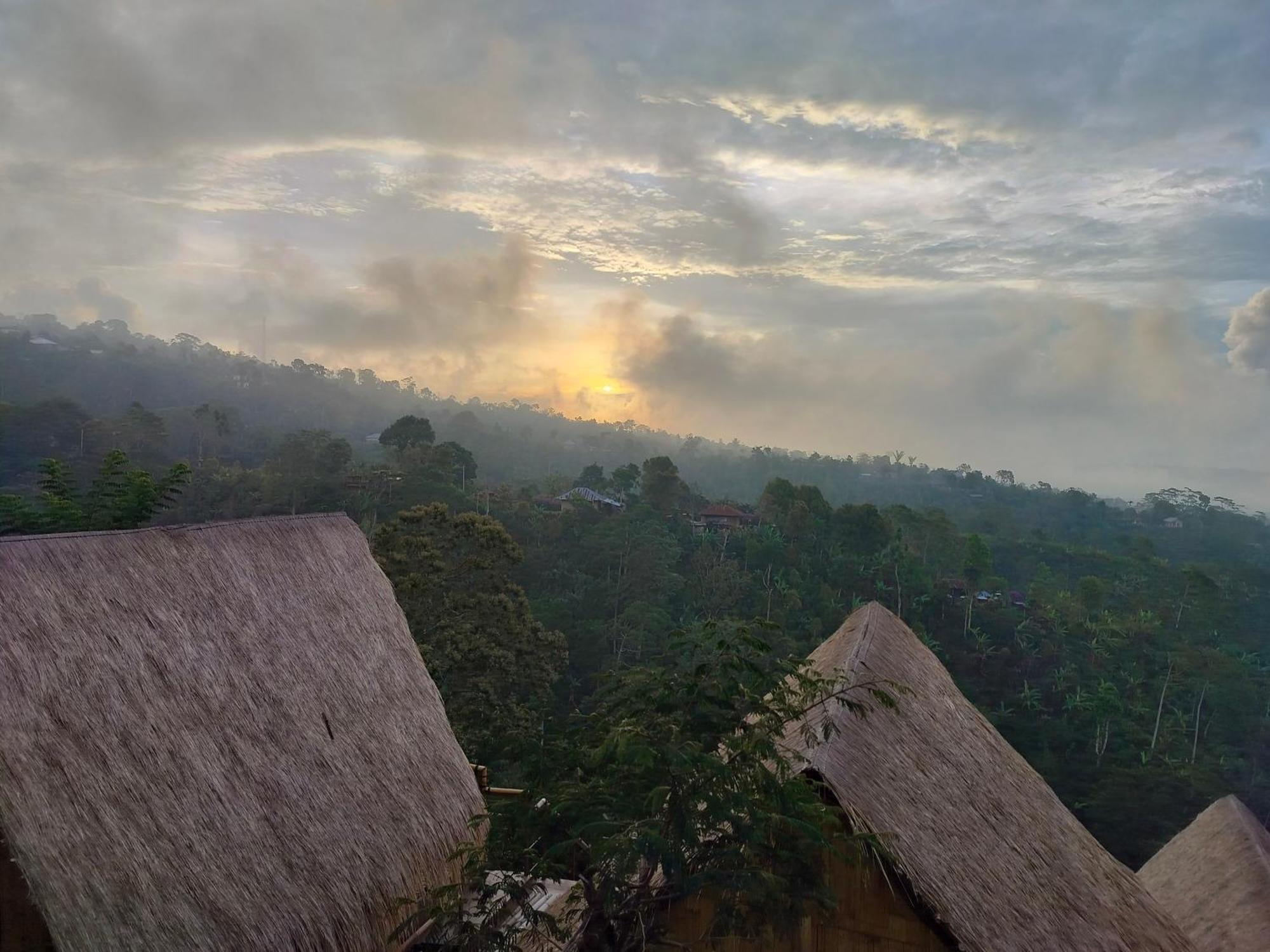 Wanagiri Sunset Glamping Hotell Gitgit Exteriör bild