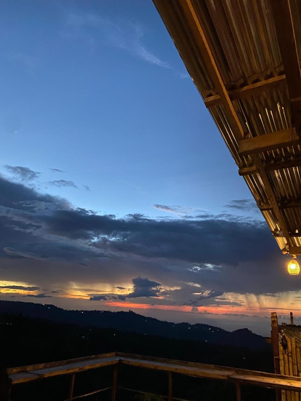 Wanagiri Sunset Glamping Hotell Gitgit Exteriör bild